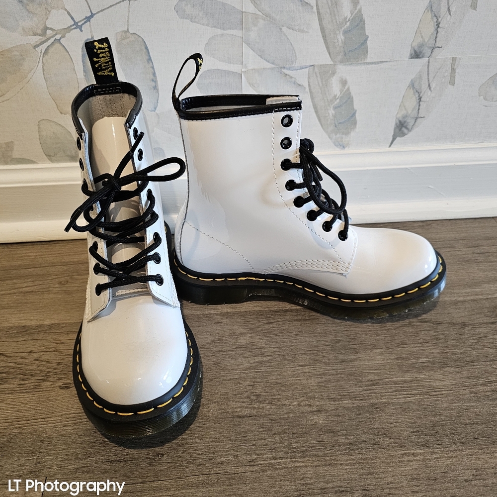 Ladies Doc Martens 1460